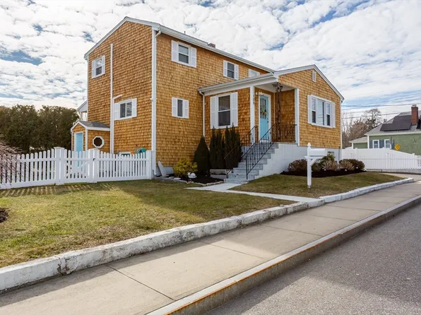 100 Potter St, Dartmouth, MA 02748