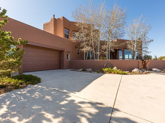 5th image of 15 Tecolote Ct