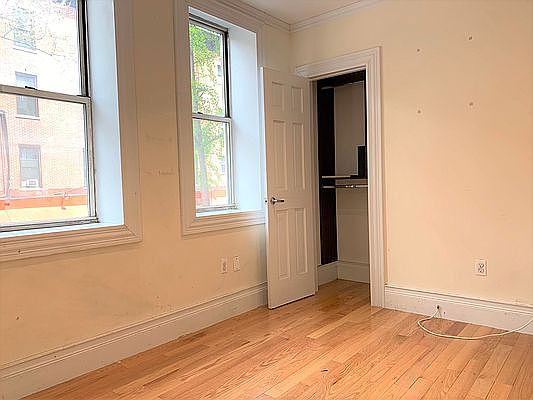 2nd image of 402 W 44th St #5X