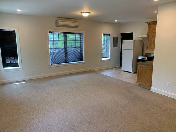 3rd image of 19 Hall Ave APT 2