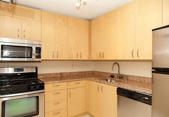 4th image of 4977 Battery Ln APT 513