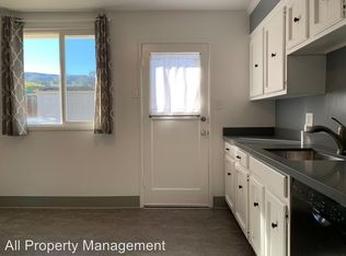 712 Arguello Blvd, Pacifica, CA 94044