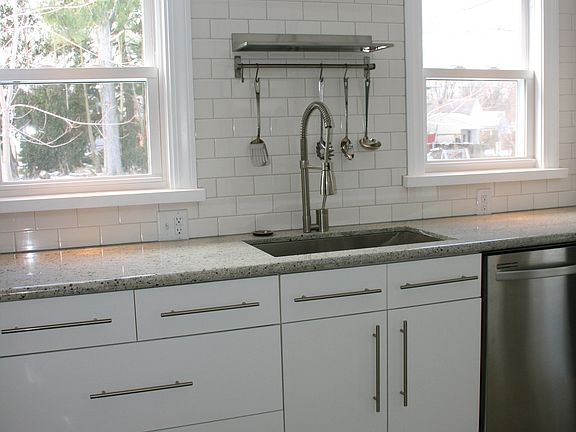 3rd image of 252 Orchard Hill Dr SW