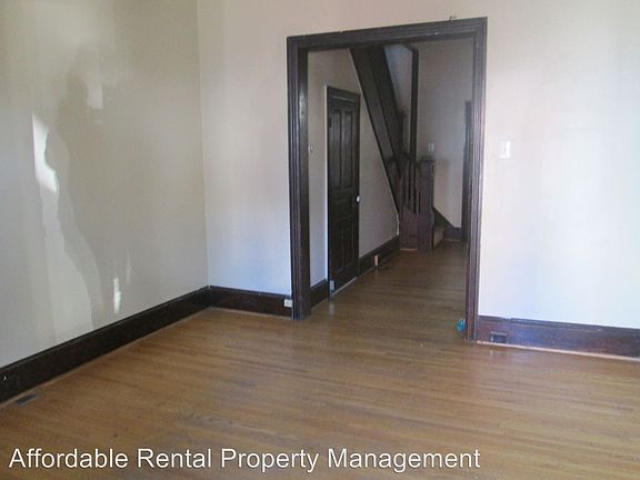 4th image of 272 1/2 S Potomac St