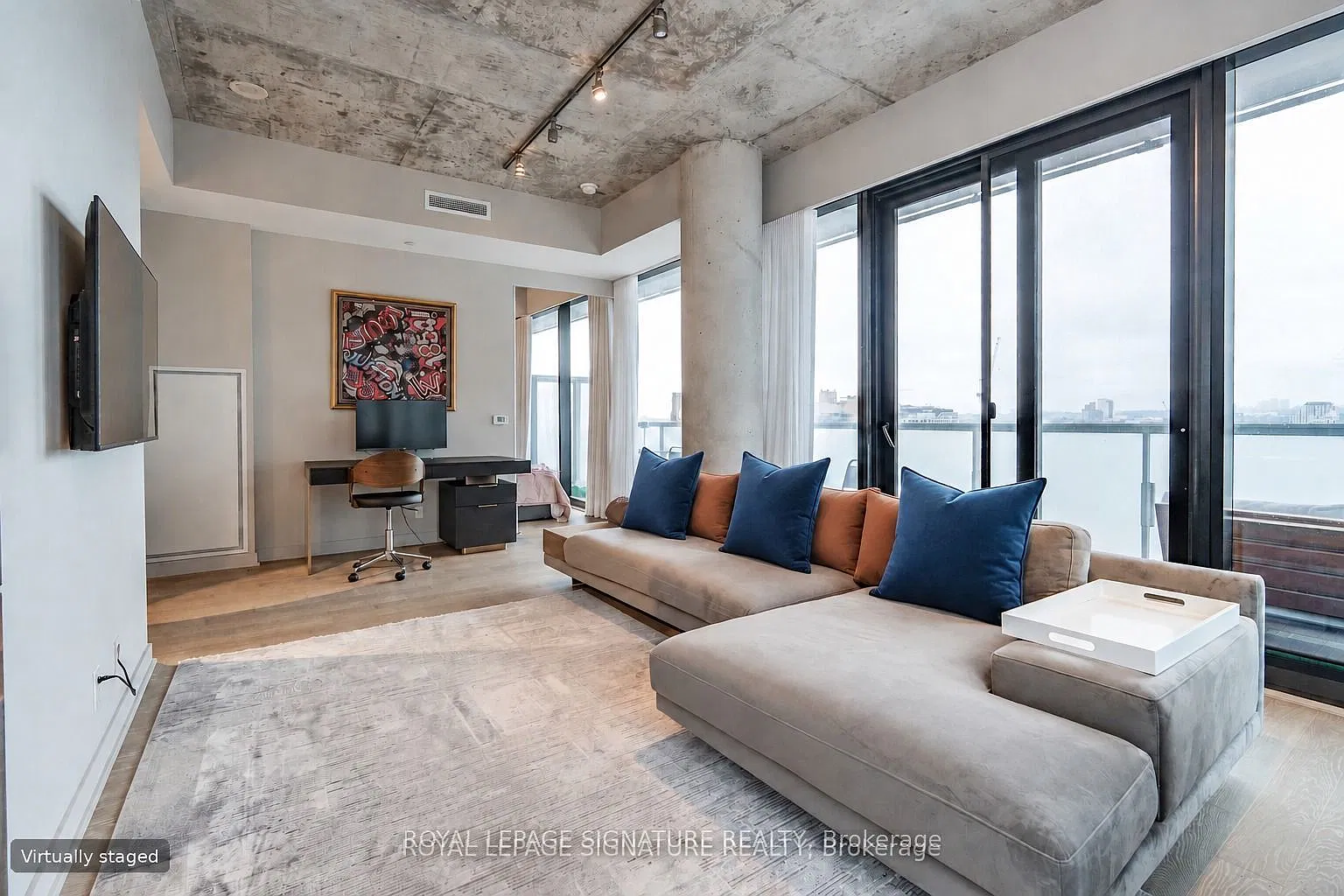 11 Charlotte St — Photo 2