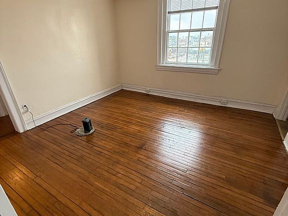 3rd image of 808 N Arthur Ashe Blvd APT 10