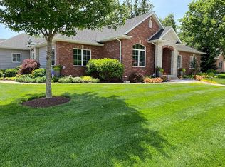 500 Chase Haven Dr, Rochester, IL 62563