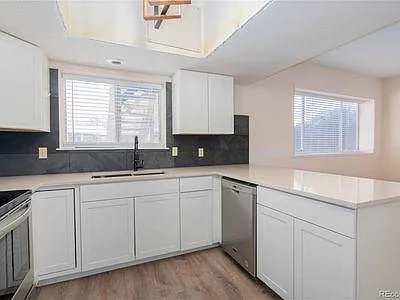 2 bed, 2.5 bath, 1600 sqft, $2,200 — Photo 4