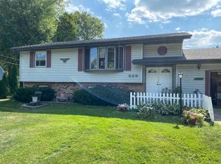 829 W Happy Hollow Rd, Janesville, WI 53546