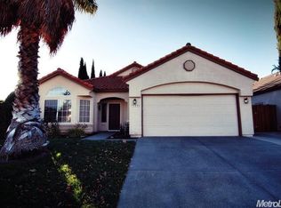 9068 Old Creek Dr, Elk Grove, CA 95758