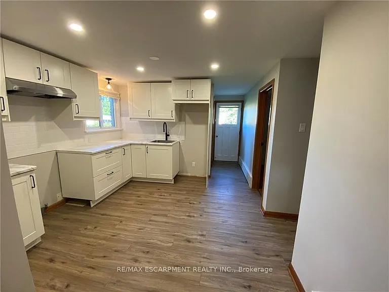 300 Knoll St #LOWER — Photo 6