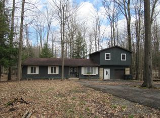 1302 Crooked Island Rd, Du Bois, PA 15801