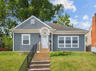 327 23rd St NE, Cedar Rapids, IA 52402