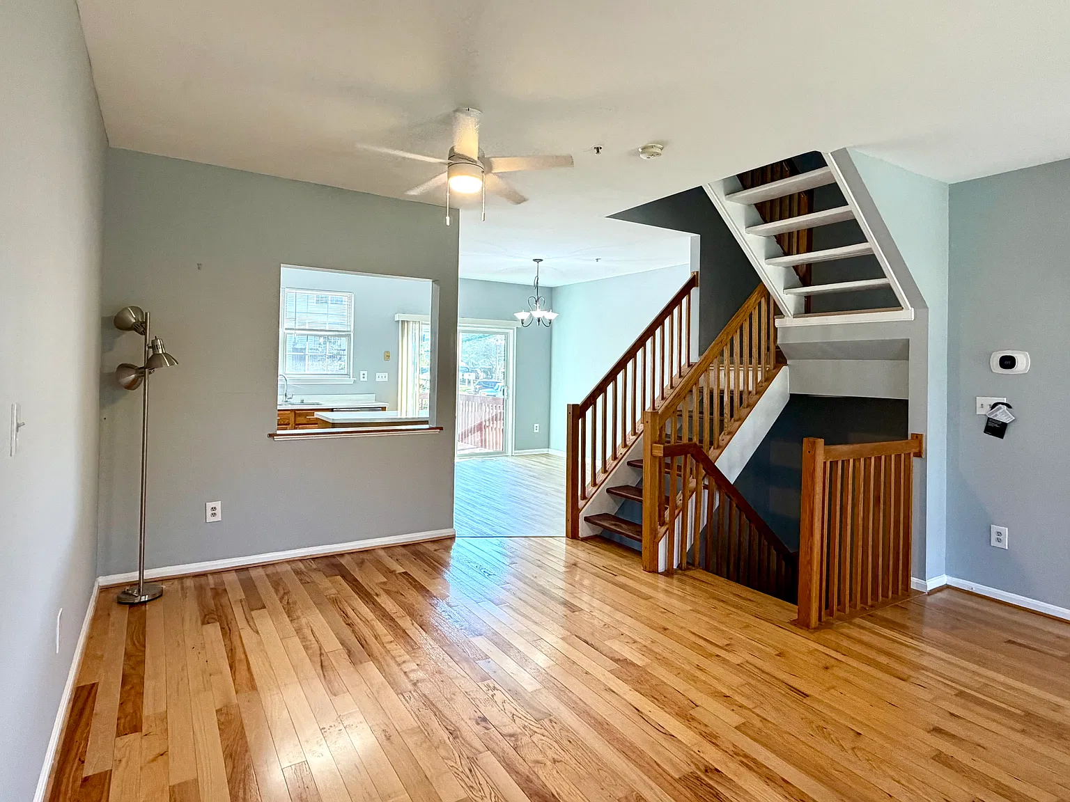 3 bed, 2.5 bath, 1500 sqft, $2,500 — Photo 4