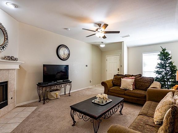 5th image of 1110 Reitz Dr