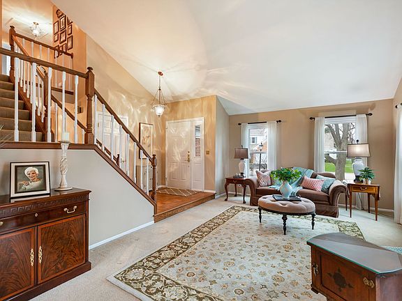 4th image of 803 Willow Hills Ln