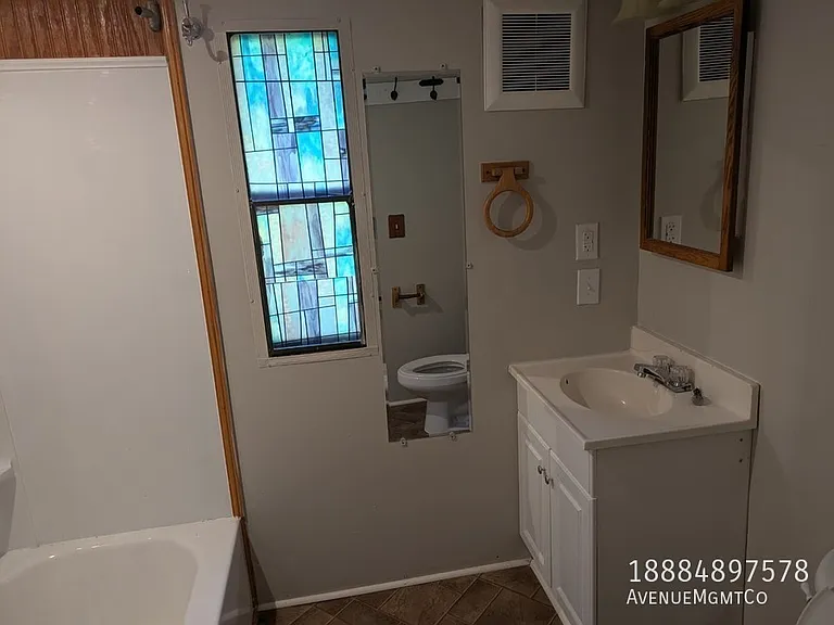 512 10th St SW #4 — Photo 10
