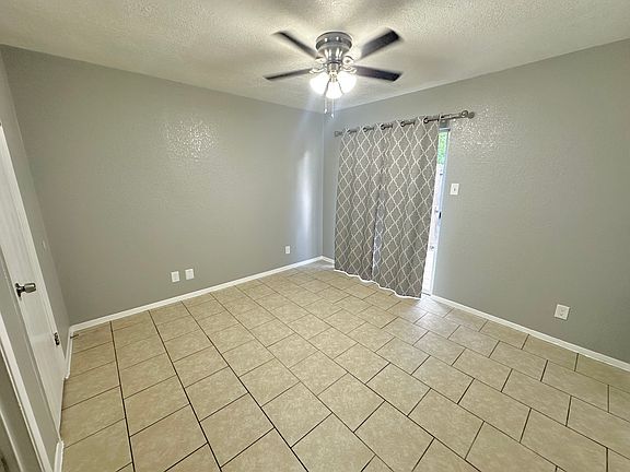4th image of 2107 Hinkle Ave APT C