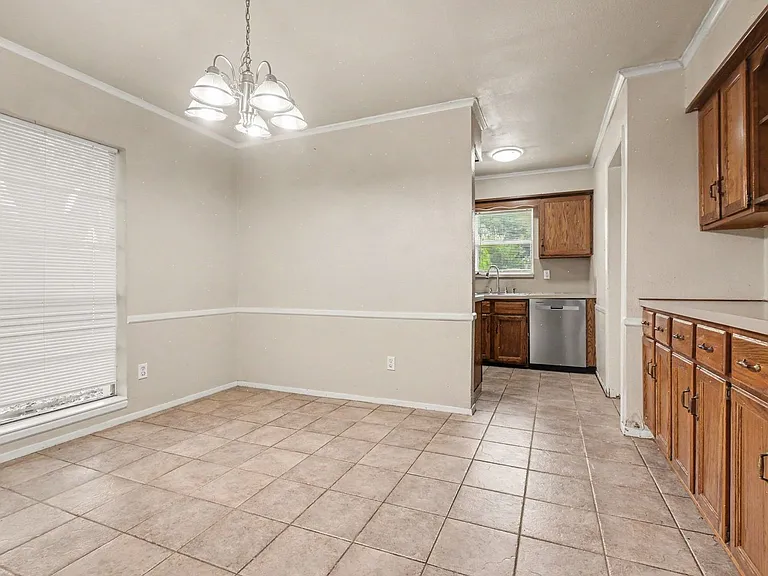 4237 Foliage Dr — Photo 7