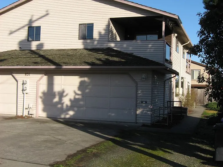 824 Jensen Duplex — Photo 6