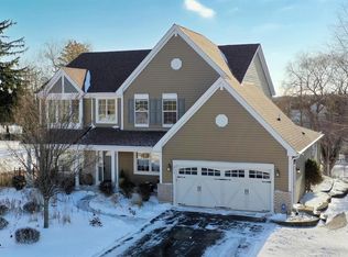 471 Inverness Dr, Gurnee, IL 60031