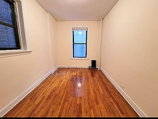 3rd image of 251 W 81st St #3Z
