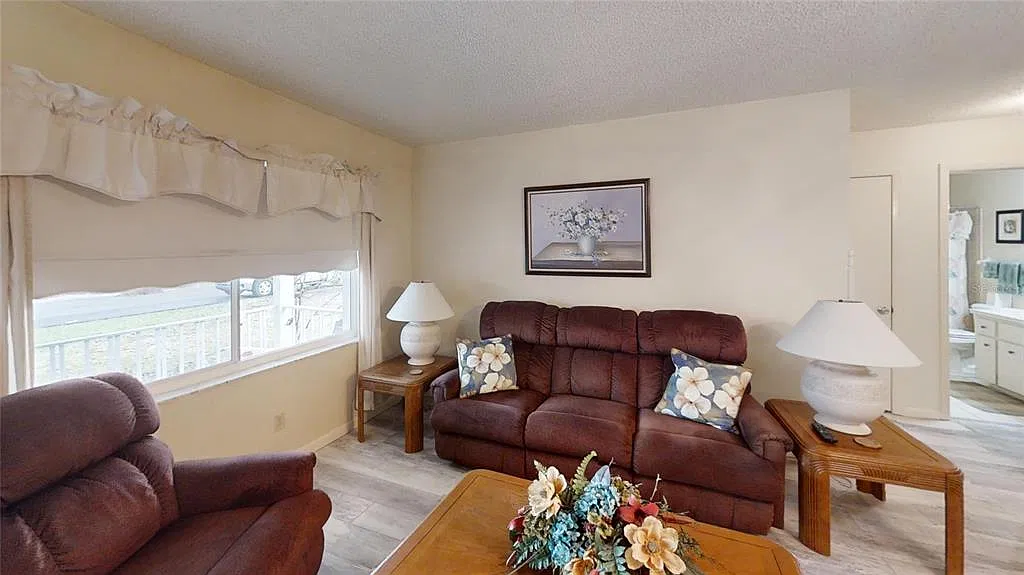 2 bed, 2.0 bath, 1530 sqft, $1,600 — Photo 3