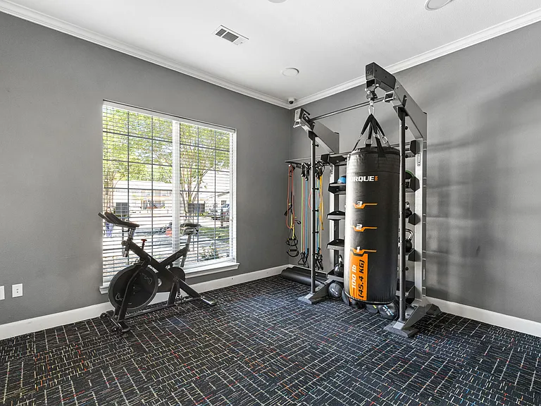 1520 Enclave Pkwy — Photo 36