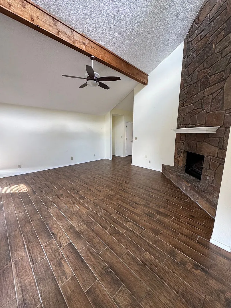 3 Bedroom 2 Bath Beautiful home — Photo 1