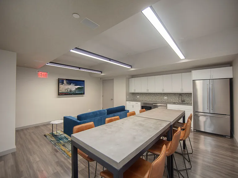 115 E 34th St #301 — Photo 14