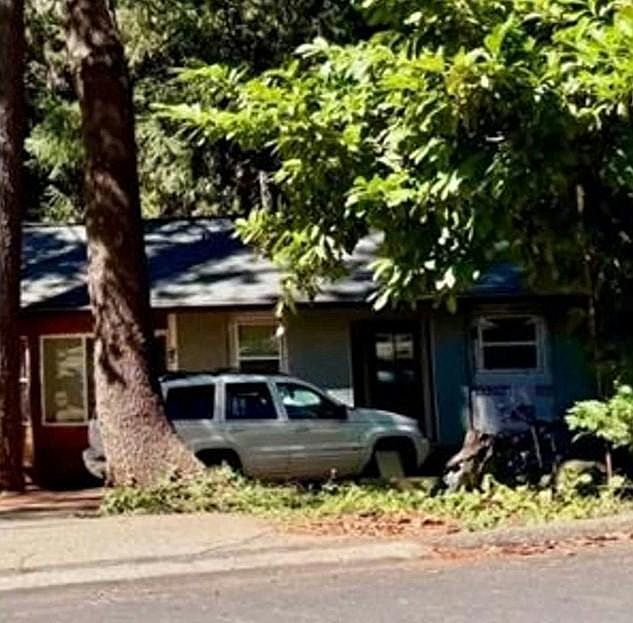 1st image of 14561 Carnegie Rd