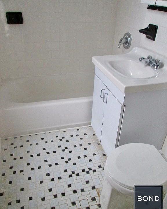 2nd image of 20 Seaman Ave APT 5B