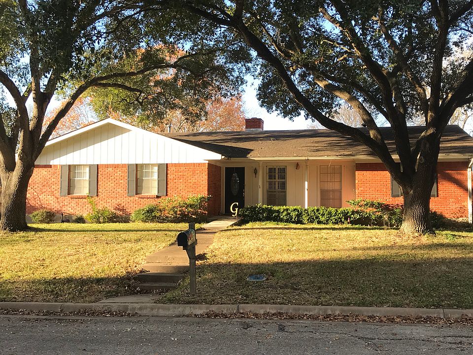 1st image of 1603 Navratil Dr
