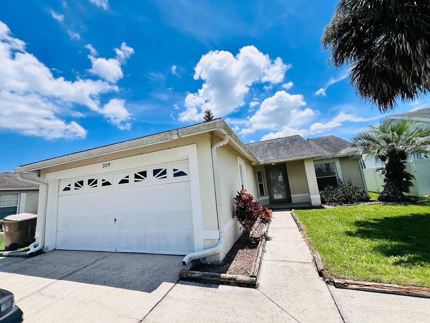 Kissimmee Single Family 3x2 Home! — Photo 2