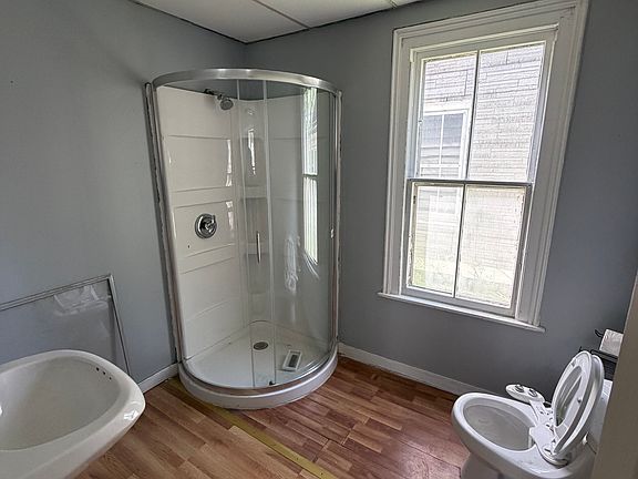 2nd image of 43 Grove St