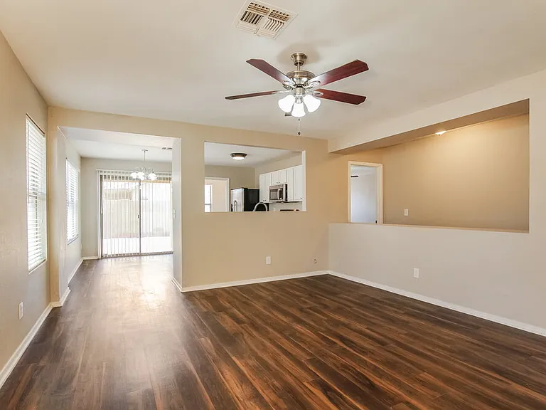 2299 E Peach Tree Dr — Photo 3