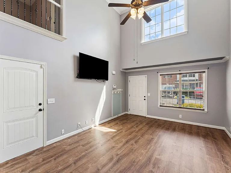 4828 Octavia St — Photo 4