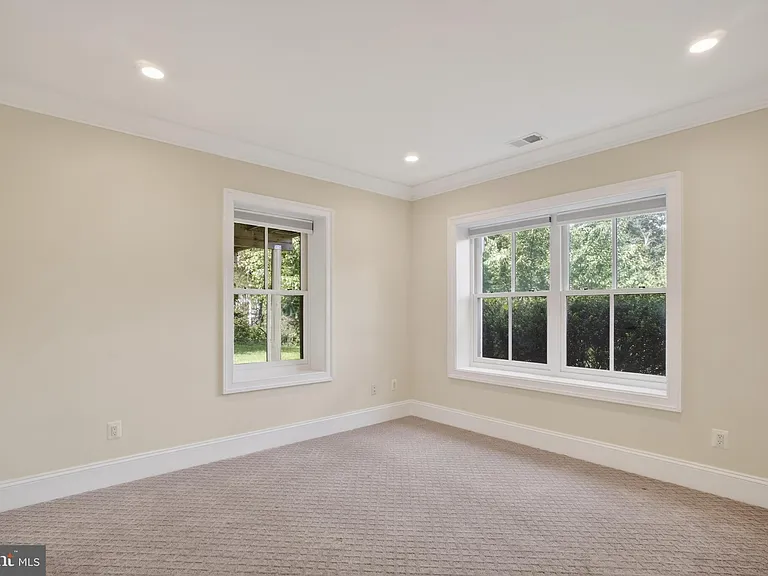 7112 Georgetown Pike — Photo 57