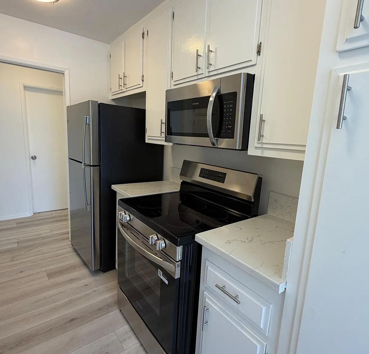 1 bed, 1000 sqft, $2,895 — Photo 2