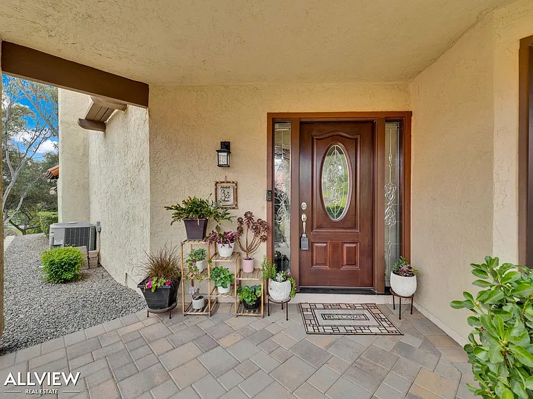 17547 Devereux Rd — Photo 43
