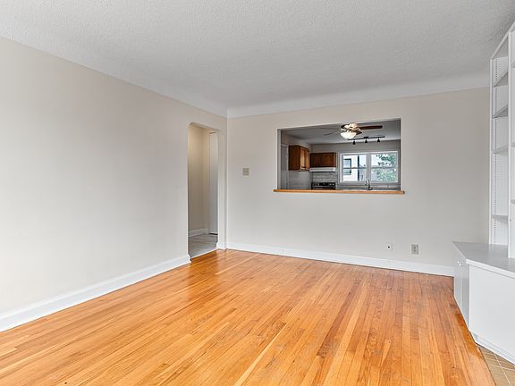 4th image of 371 Churchill Ave N #6