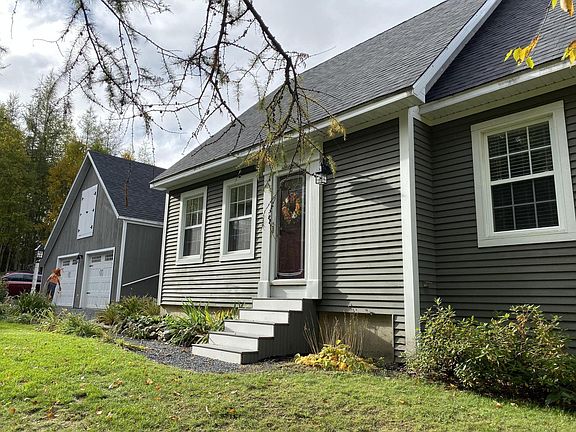 3rd image of 11 Raymond Joseph Ln