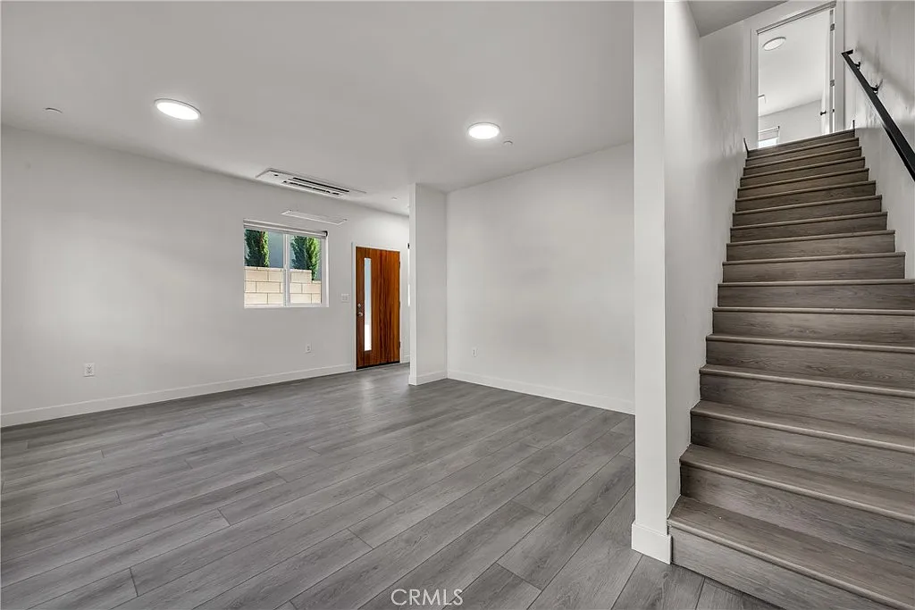 4 bed, 1500 sqft, $4,500 — Photo 2