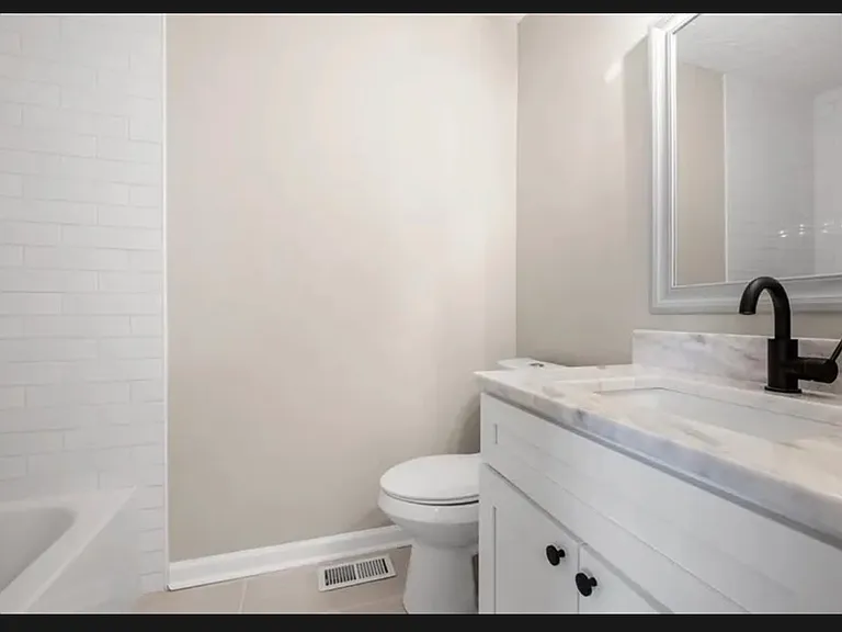3854 Meadow Creek Dr — Photo 10