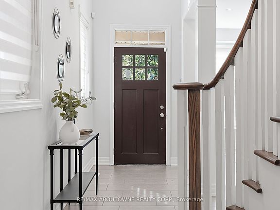 4th image of 290 Wisteria Way