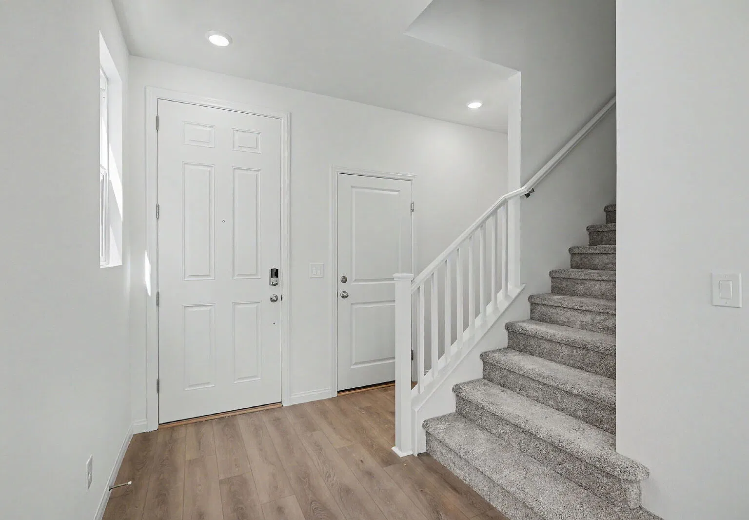 4 bed, 2.5 bath, 1979 sqft, $2,400 — Photo 4