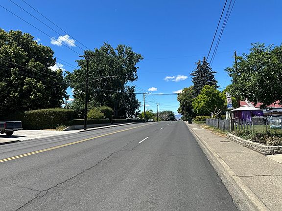 5th image of 2601 Tieton Dr