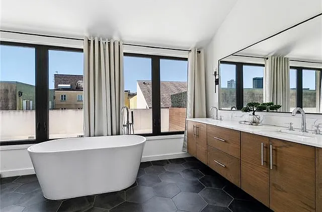 618 N Rampart St #201 — Photo 15