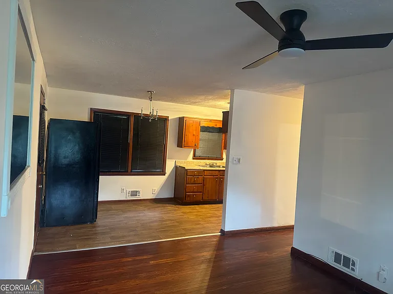 1569 Rock Cut Rd — Photo 4