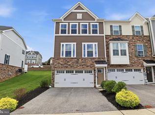 1054 Rosecroft Ln #24, York, PA 17403